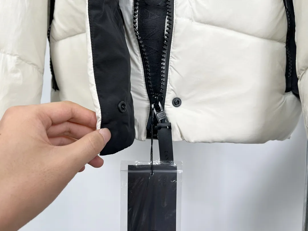 P780 𝐂𝐚𝐧𝐚𝐝𝐚 𝐠𝐨𝐨𝐬𝐞丨Canada Goose Ouyang Nana same style short down jacket Size: S-XXL